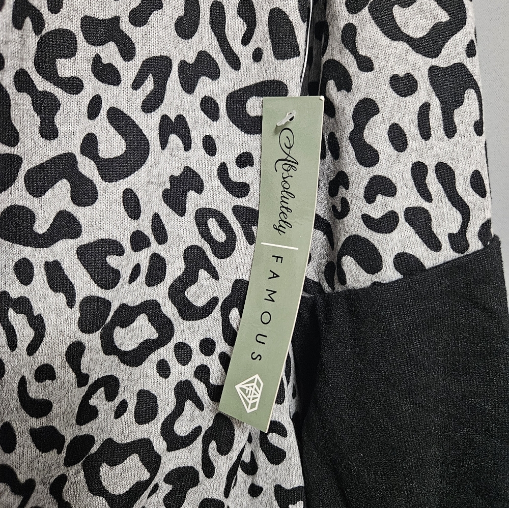 Nwt Cheetah print long sleeve shirt - Picture 6 of 6